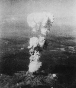 两次对日本原子轰炸的飞行员 美国空军退役少将查尔斯&middot;斯韦尼简介