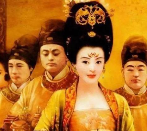 古代的有一种刑罚，不疼但很屈辱，上官婉儿受刑后，竟妖艳不少