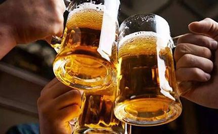 电视剧中的人们都是大口喝酒大口吃肉 但历史上却不存在