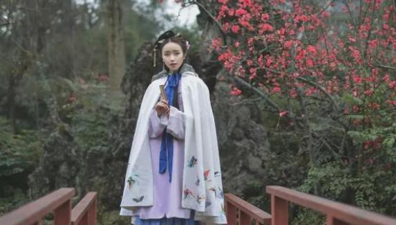 被权力玩弄一生的李香君,历史上最大的悲剧