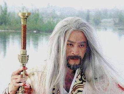 这个国君败坏人伦，死后被掘墓鞭尸