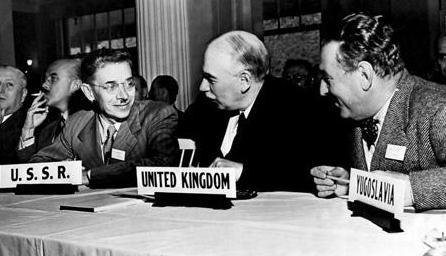 布雷顿森林体系简介 是在什么样的背景下提出的