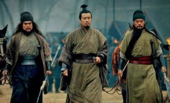 都说刘备假仁义，诸葛亮那么聪明看不出来假仁义