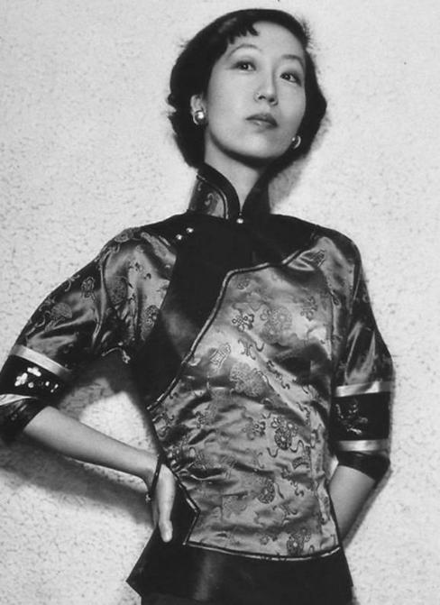 张爱玲珍贵的家庭照,母亲黄逸梵容颜清丽