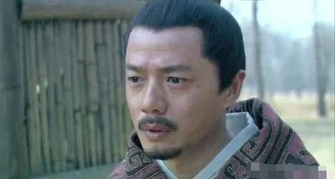 韩信被诱杀后,萧何望着他的尸体,仰天长叹说了12字,道破其中原委?