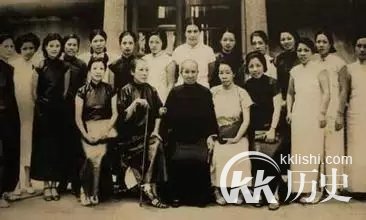 揭秘:蒋介石的干姐,双枪老太婆为何沦为土匪?