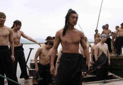 李俊：水浒成就最高之人，诈称中风一去不复返