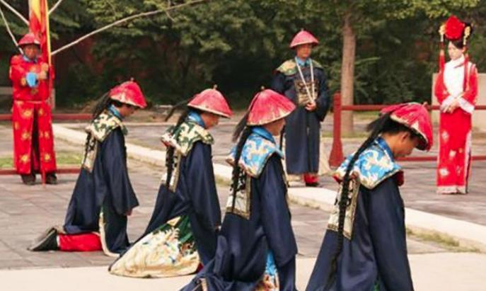 清代刚入仕的京官，官服居然是用租的