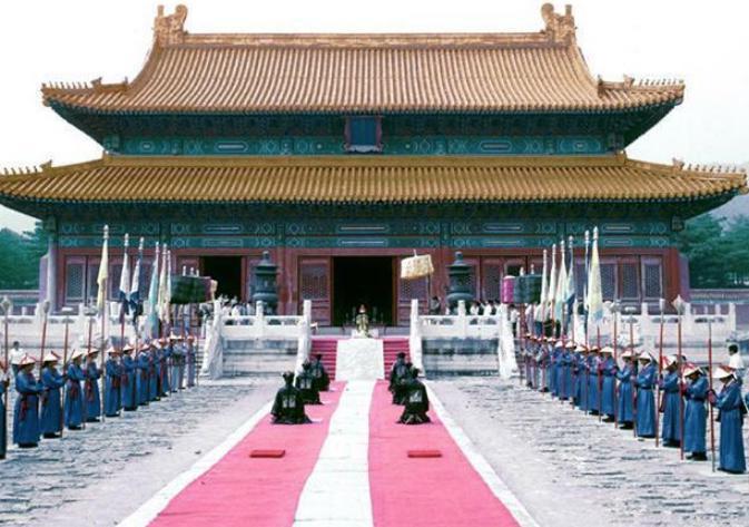 清代刚入仕的京官，官服居然是用租的