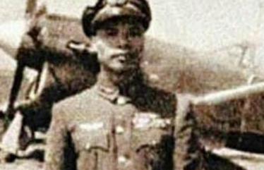 空军中校曾击落六架飞机，晚年却靠蹬三轮养家