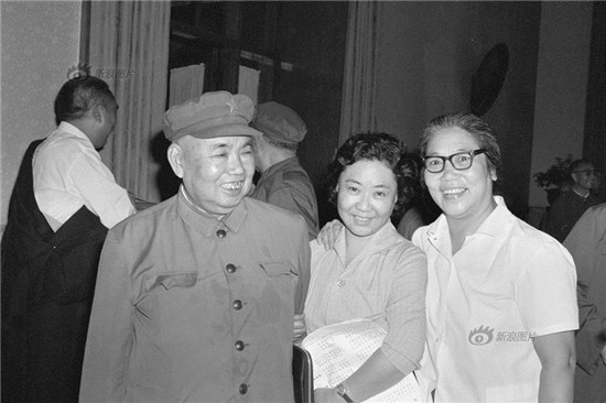 盘点：那些年的两会文艺大咖都有谁