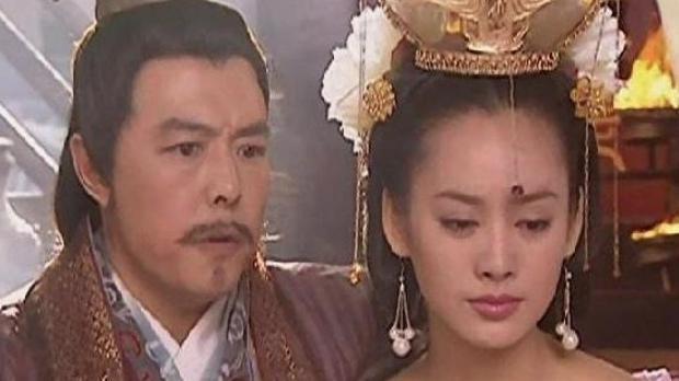 秦始皇短短30个字的信，吕不韦就饮鸩酒自尽