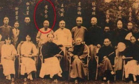 他是民国官二代，曾痛打黄金荣