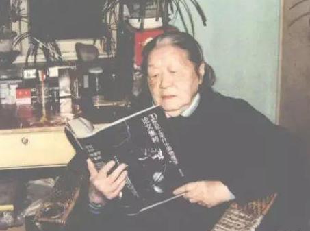 中国的三个居里夫人 女物理学家吴健雄,何泽慧和王明贞