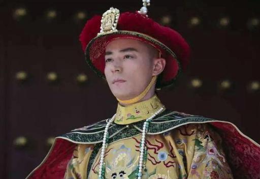 大师看了皇孙后说了一句话,皇帝:“立他为储君”