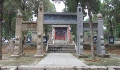 一个真正为国家着想的“完人”,不仅是诗人更是忠臣!