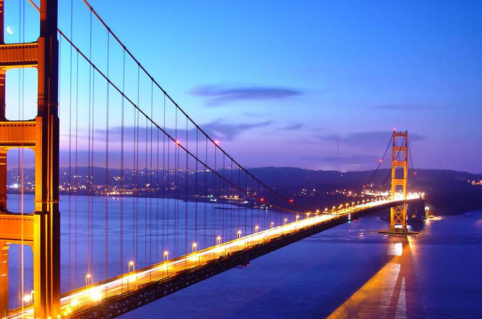 美国金门大桥简介 该大桥位于美国的哪个大州之上