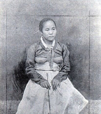 惊！朝鲜女人以露乳为美