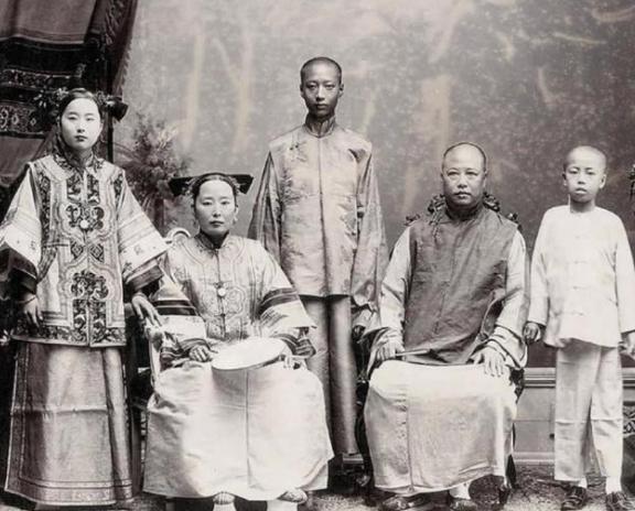 揭秘：清朝满族家庭中女子的地位高吗