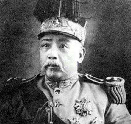 袁世凯复辟简介 复辟的时间是哪一年开始的