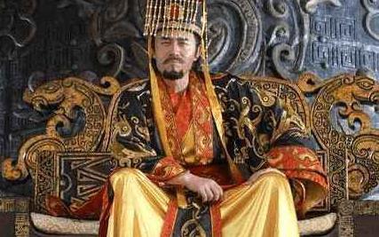 沙皇和康熙相比 两人之间谁更加伟大呢