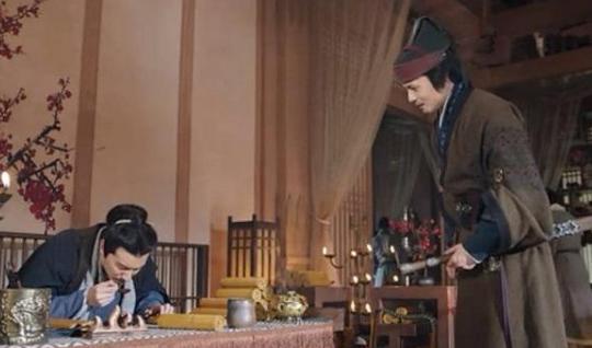 满宠是什么身份