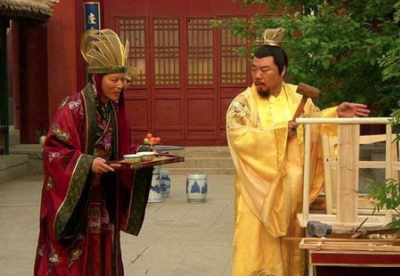 魏忠贤权势滔天，天启帝为何不除掉他