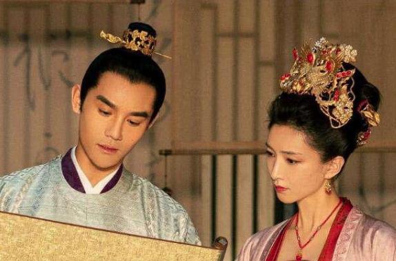 皇后扇了皇帝耳光，被废两年后竟然去世