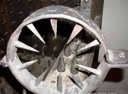毛骨悚然！曝光欧洲中世纪十二大酷刑工具