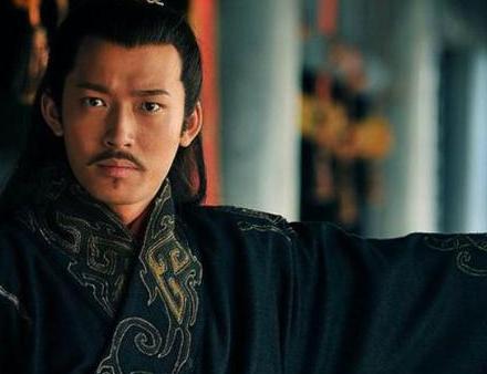 赤壁之战曹操犯了一个错误 曹操大军南下的意图是什么