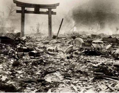 西奥多&middot;范柯克面对记者的采访 对他当年的事情一点都不后悔