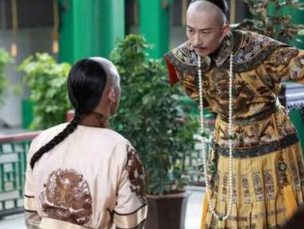 古代皇帝的一天生活是什么样的 半夜估计还得审批奏折