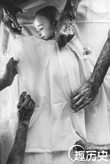 盘点:20个让人黯然泪下的历史瞬间