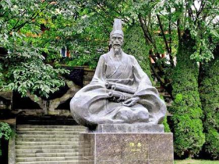 诸葛亮真的挥泪斩马谡