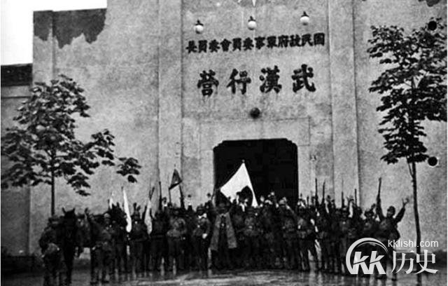 武汉会战蒋介石亲自坐镇指挥 却节节败退