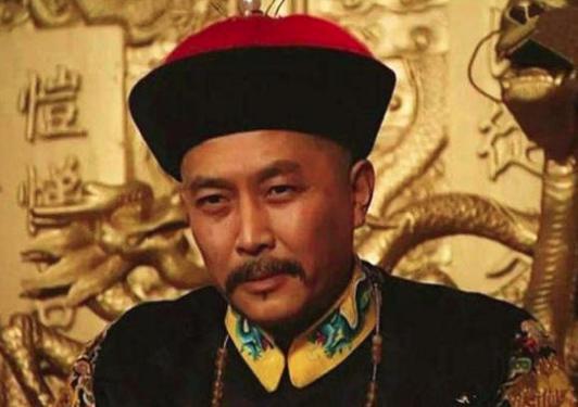 富察皇后尸骨未寒，三朝元老为何立马提出辞呈