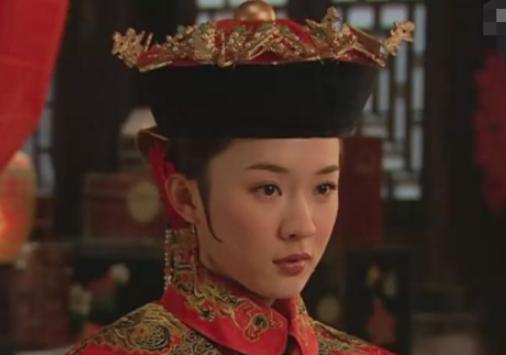 她是历史上尔晴的堂妹，儿子是大清天子