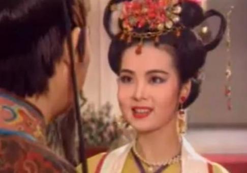 张丽华10岁被宠幸，16岁生下儿子，得宠9年却遭斩首示众