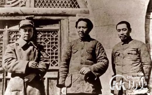 周总理三次让权毛主席:中国革命还是需要毛主席来领导