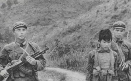 军人王志勇去看病,被小混混碰瓷,逼不得已拿出一等功勋章,惊动首长!