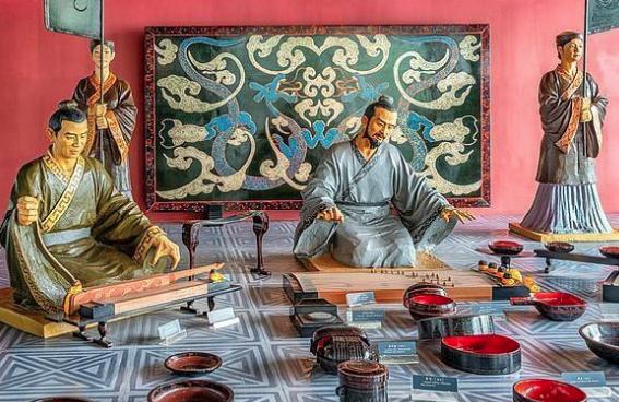 陈豨谋反时被刘邦怀疑，之后被刘邦以谋逆罪杀害