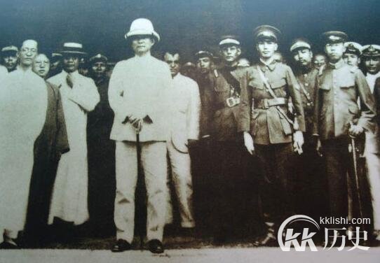 揭秘蒋介石：靠什么当上黄埔军校的校长