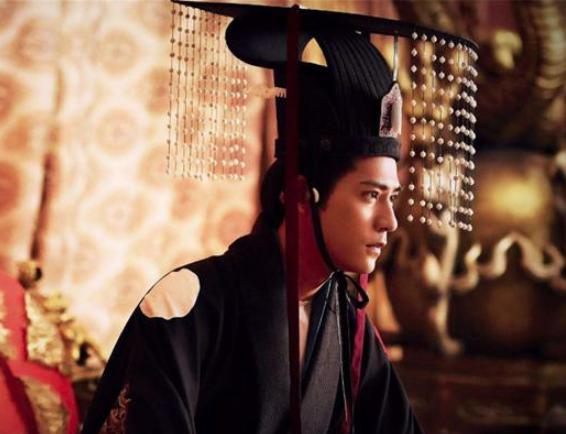 丈夫被帝王调去外地，多年后妻子进宫被封皇后