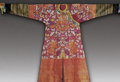 蟒袍是一种规格比较高的服饰 清代官员一般都是什么时候能穿呢