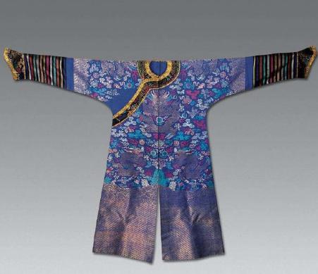 蟒袍是一种规格比较高的服饰 清代官员一般都是什么时候能穿呢