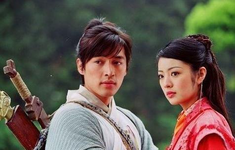 冷兵器时期刀比剑厉害多了 为何大侠都是拿着佩剑呢