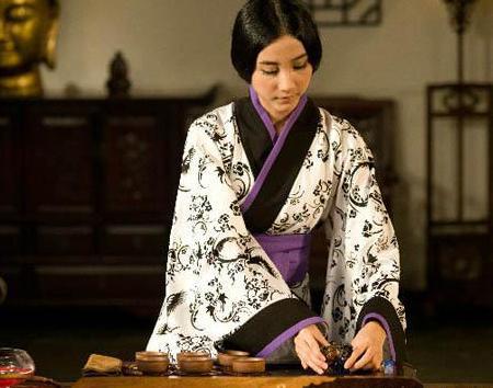 古代端茶送客到底是什么样 为何端起茶杯就是送客呢