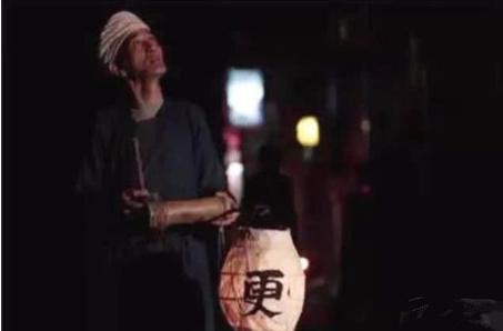 更夫都是在半夜敲锣的 会不会影响到古人的休息时间呢