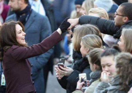 有关英国王室的奇葩规则有哪些 不允许有任何社交媒体