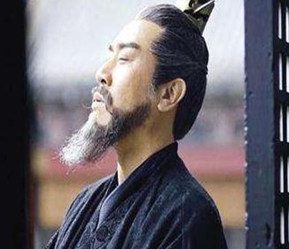 曹操临死前弄死杨修为何会放过司马懿呢 为何司马懿能幸免呢